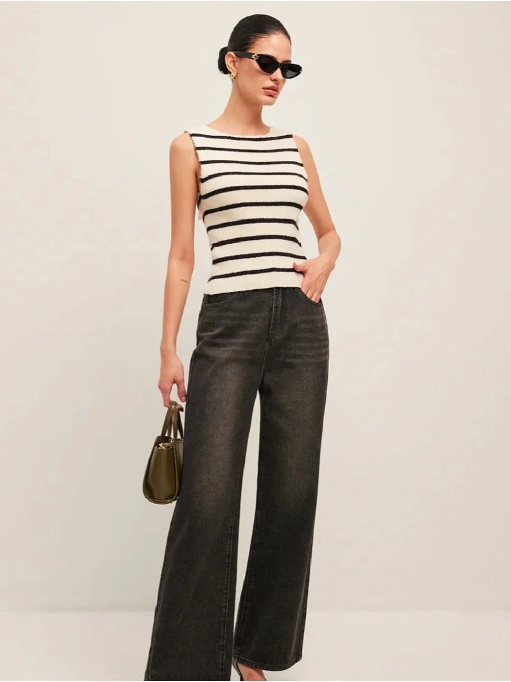 Commense bow back detail stripped sweater - Picture 2 of 10